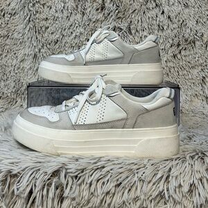 Le TIGRE Womens Midtownlo White Leather Fashion Sneaker Size 8 Streetwear Chunky